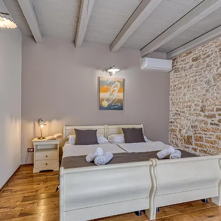Holiday home Graziella Porec